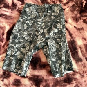 American Eagle Floral Patterned High-Waisted Spandex